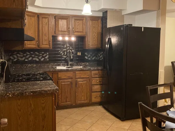 520 N Wolf Rd APT 101, Hillside, IL 60162
