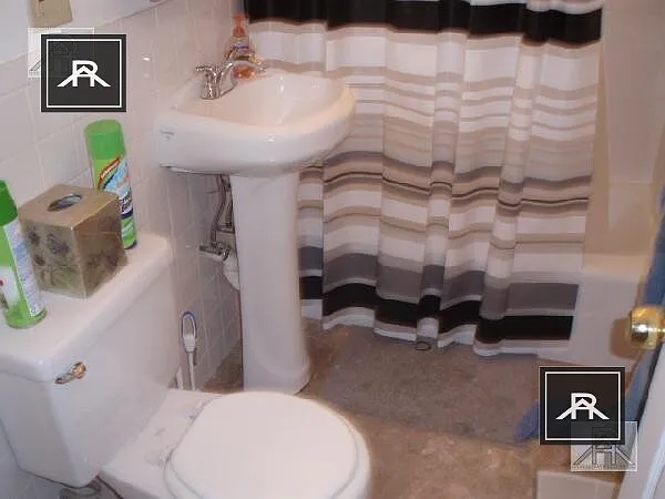 4 bed, 1.0 bath, $3,450 — Photo 3
