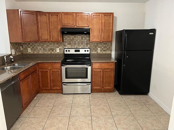 4th image of 4960 Warrior Ln