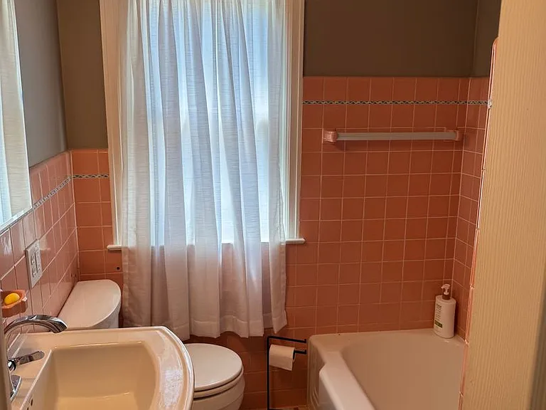 2163 Englewood Dr SE — Photo 39