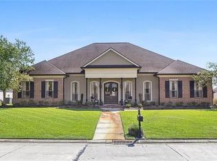 210 Spring Rose Dr, Belle Chasse, LA 70037