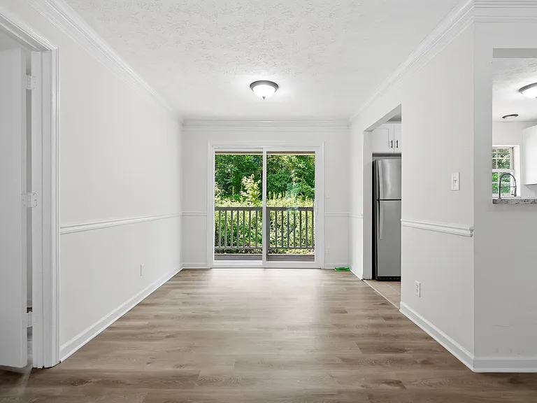106 Sterling Ct — Photo 22