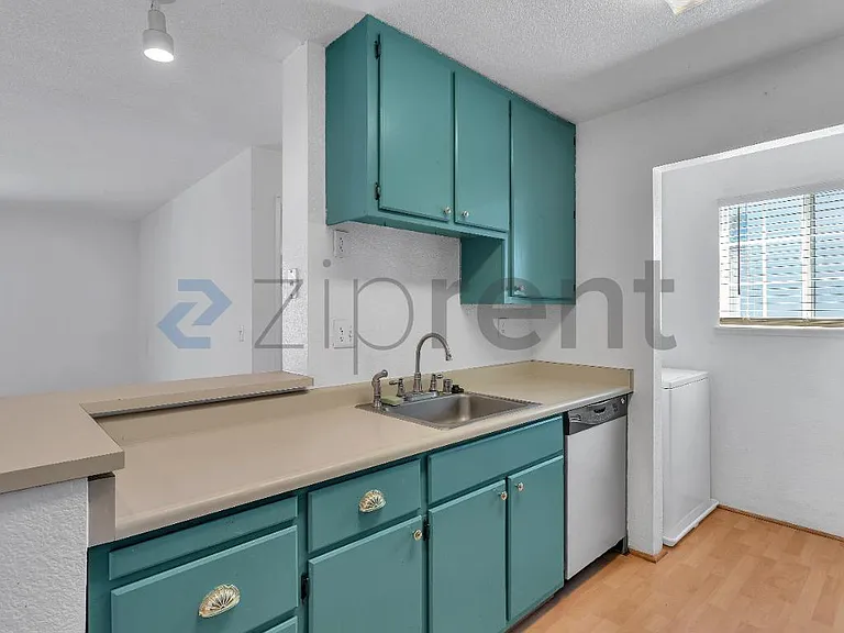 535 Lighthouse Dr #1 — Photo 13
