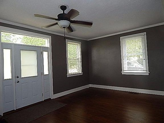4th image of 300 Cass St