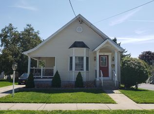 9 Crescent Ave, Amsterdam, NY 12010