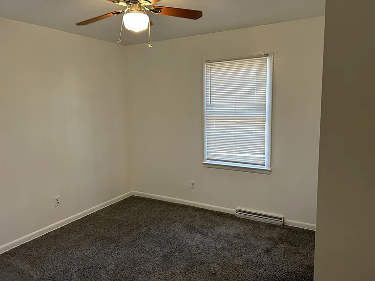 313 Sparta St — Photo 9