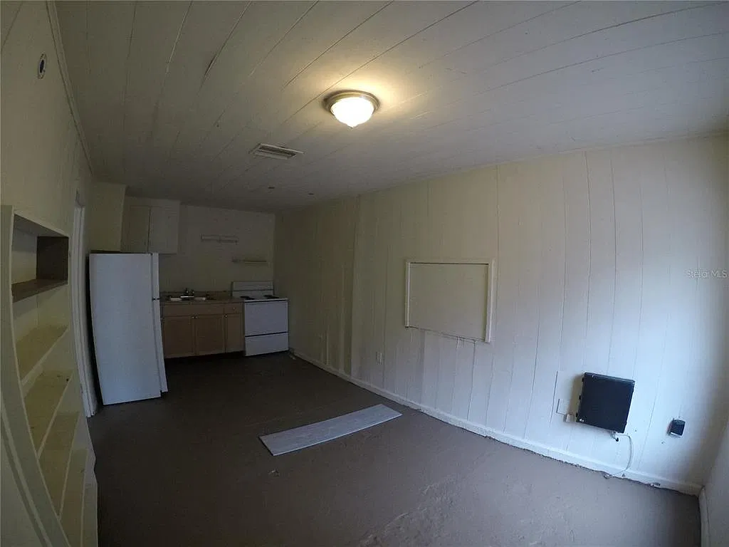 1 bed, 1.0 bath, 900 sqft, $995 — Photo 3