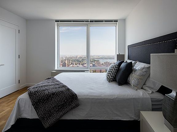 4th image of 1214 5th Ave APT 21A