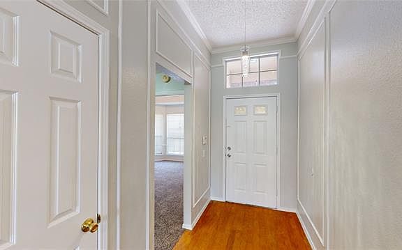 5th image of 1015 Carlisle Dr