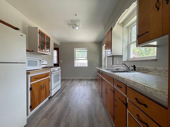 4th image of 272 Leland Ave