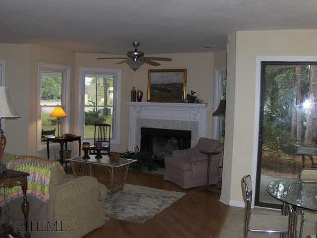 2nd image of 6 Friendship Ln