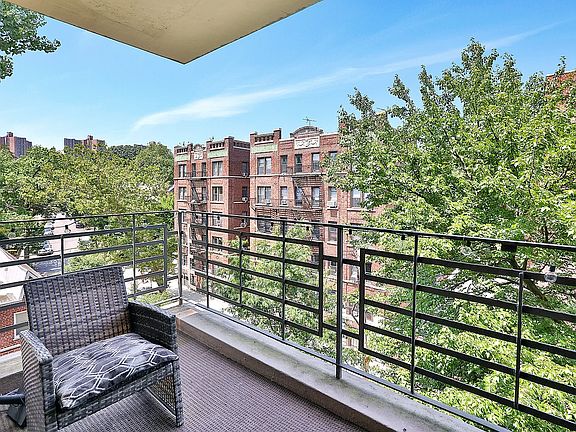 5th image of 6495 Broadway APT 6M
