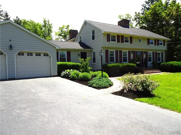 4796 Lariat Ln, Marcellus, NY 13108