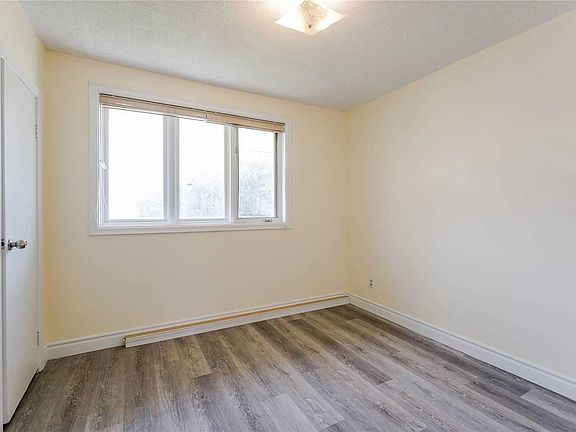 4th image of 61 Parkside Dr #A
