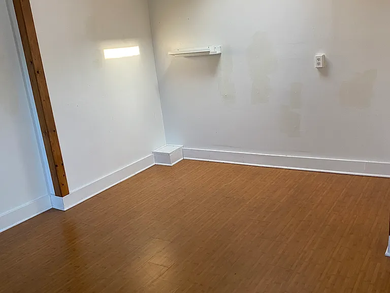 2333 Victor St — Photo 49