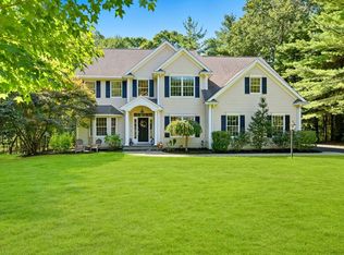 19 Bellows Rd, Wilbraham, MA 01095