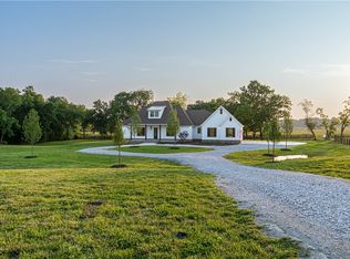 12315 Fairmount Rd, Gentry, AR 72734