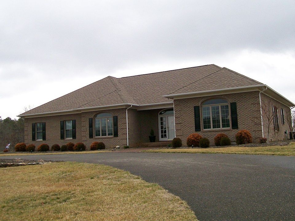 1st image of 201 Toms Creek Bluff Ln