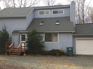 841 Country Place Dr, Tobyhanna, PA