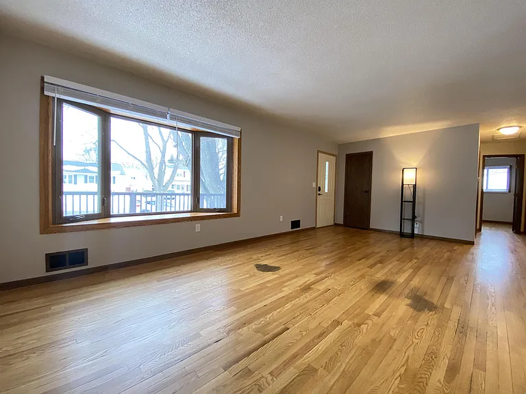 4004 5th Pl NW — Photo 3