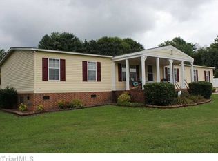 1136 Beauchamp Rd, Advance, NC 27006