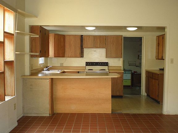 3rd image of 362 Winslow Ave