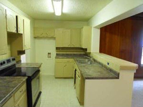 5th image of 3777 N Hills Dr