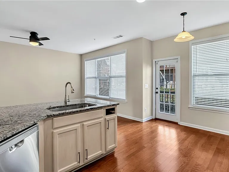 6174 Indian Wood Cir SE — Photo 8