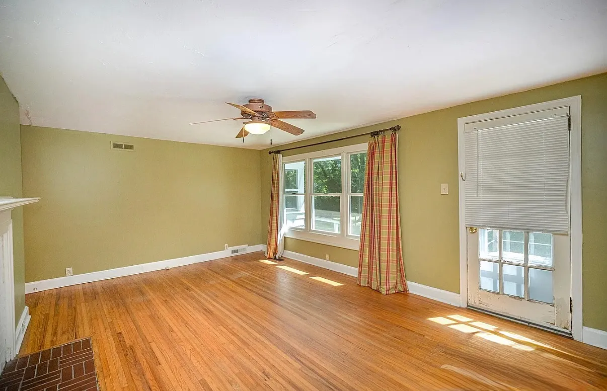 4 bed, 1917 sqft, $2,600 — Photo 4