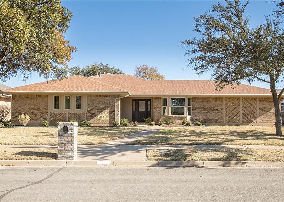 1st image of 2711 Whispering Trail Cir