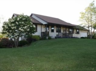 6713 Lochside Ln, Sun Prairie, WI 53590