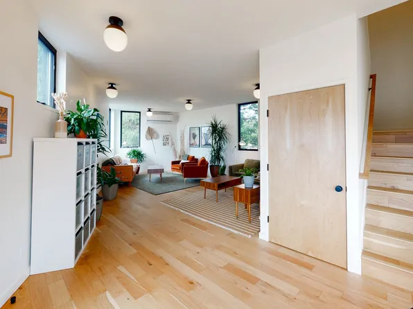 1225 N Prescott St #B404, Portland, OR 97217