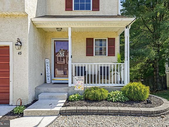 3rd image of 45 Arbour Ln