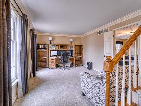 3rd image of 3333 Forestdale Dr