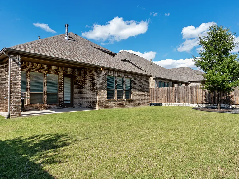 4129 Angelina Dr — Photo 29
