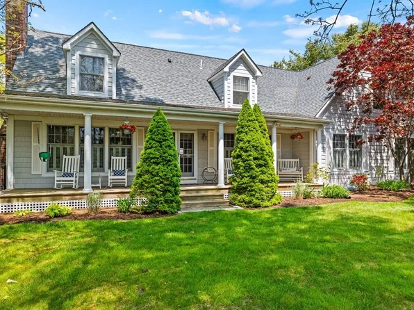 23 Glory Ln, East Falmouth, MA 02536