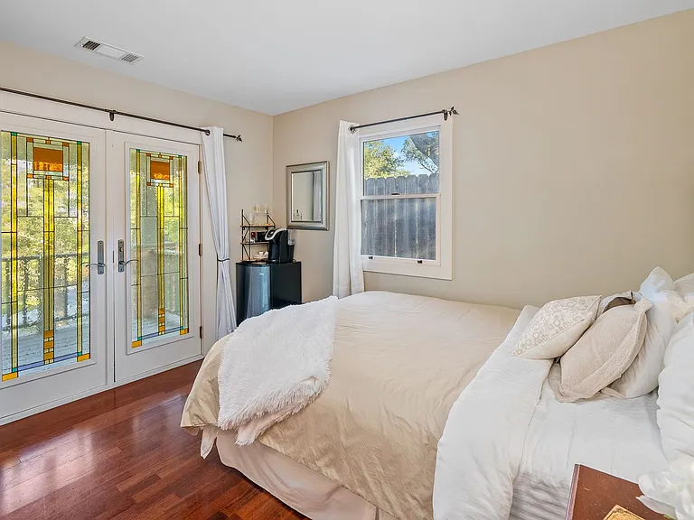 1241 Chestnut St — Photo 44