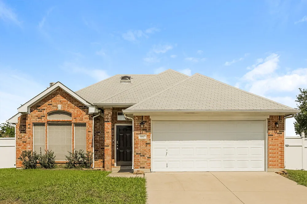 3 bed, 2.0 bath, 1590 sqft, $2,175 — Photo 1