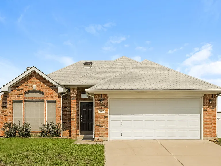 5017 Eastcreek Dr — Photo 1