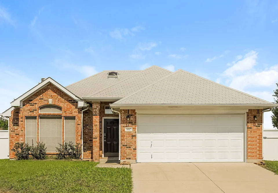 5017 Eastcreek Dr