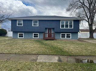 7659 Wright St, Merrillville, IN 46410