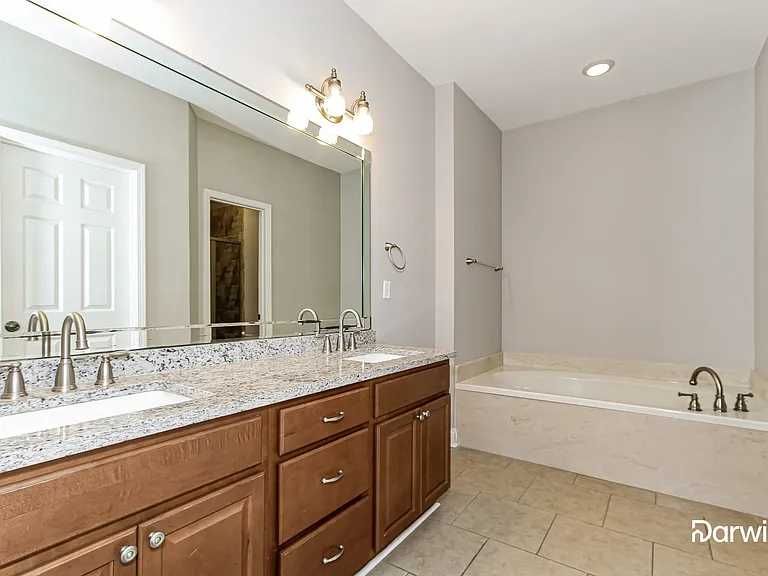 5556 Park Side Cir — Photo 11