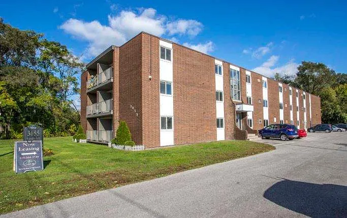 3655 Sandwich St — Photo 5