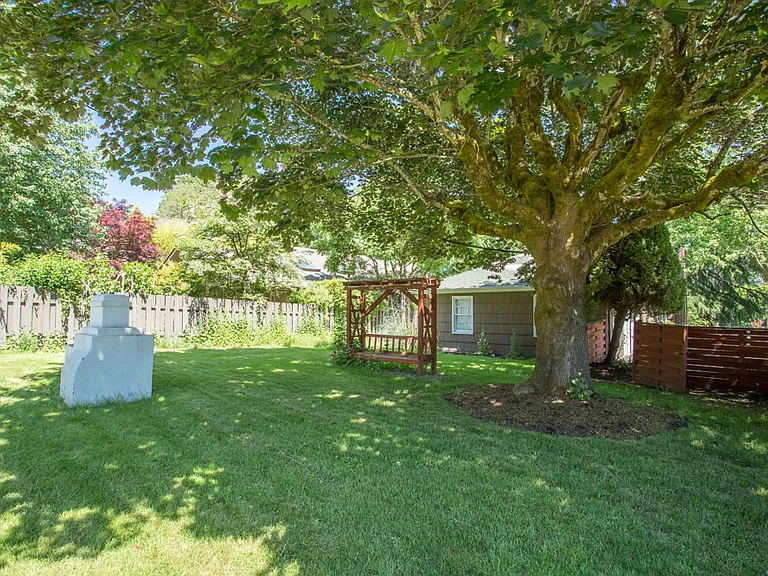 717 B Ave — Photo 10
