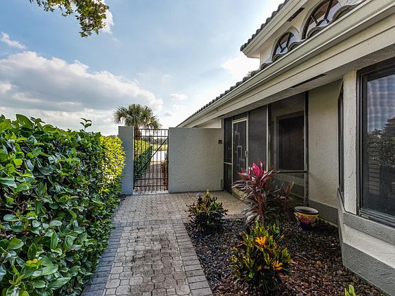 4th image of 7556 Glendevon Ln