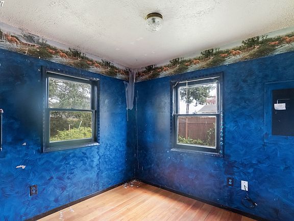 4th image of 30765 NW Hillcrest St
