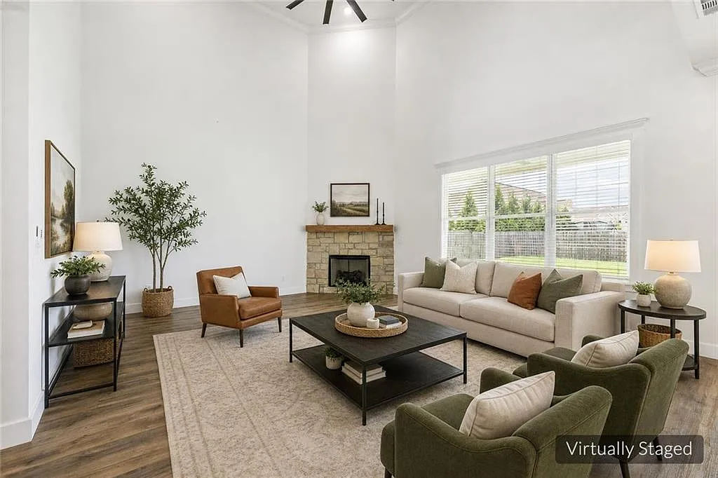 5 bed, 3227 sqft, $3,300 — Photo 2