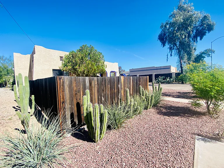 3249 E Presidio Rd — Photo 16