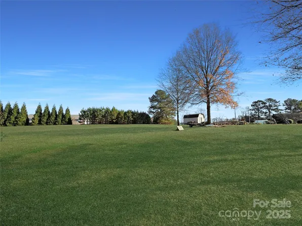 2599 Amity Hill Rd, Statesville, NC 28677