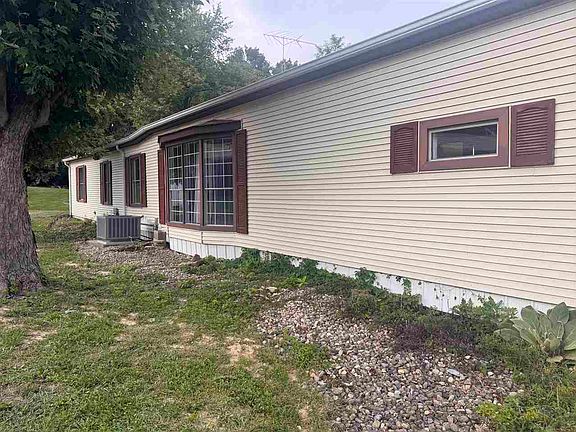4th image of 11131 Locust St